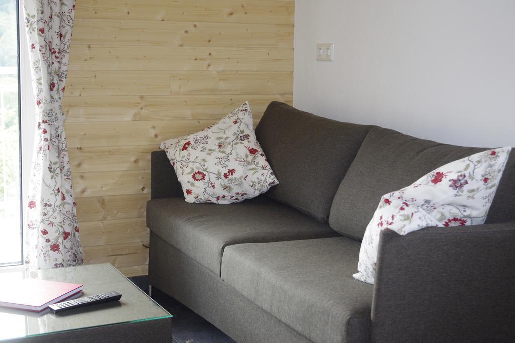Huettenflair-Mosel Ferienwohnung 恩克里克 外观 照片